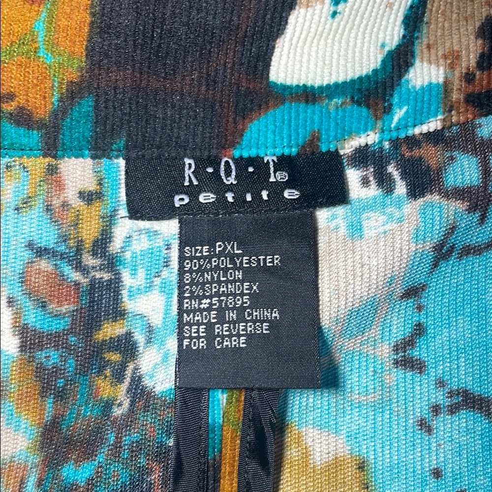 ❄️3/$15❄️Colorful Abstract Pattern Jacket - Picture 9 of 11